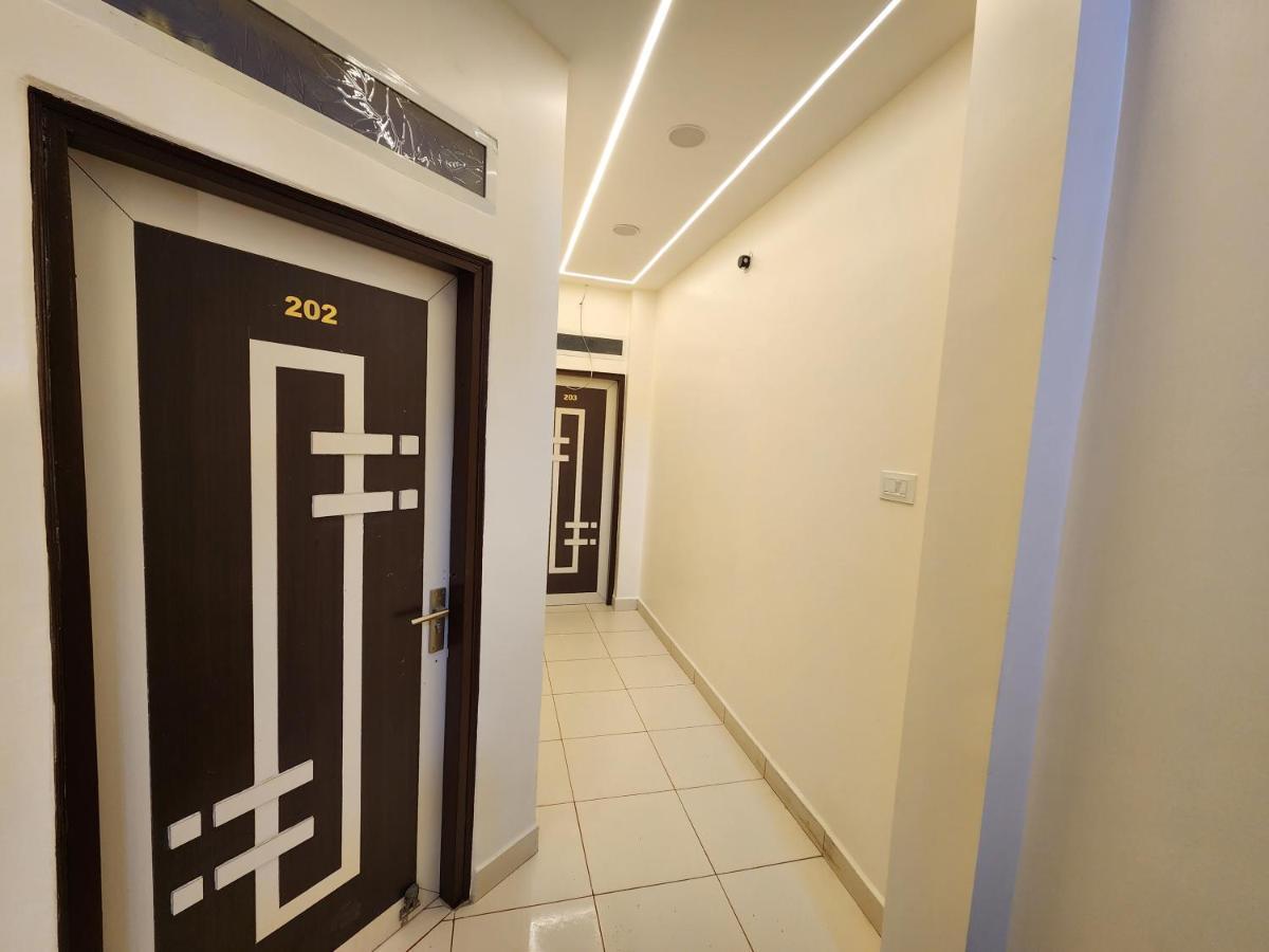Hotel Anantshree Ujjain Bagian luar foto