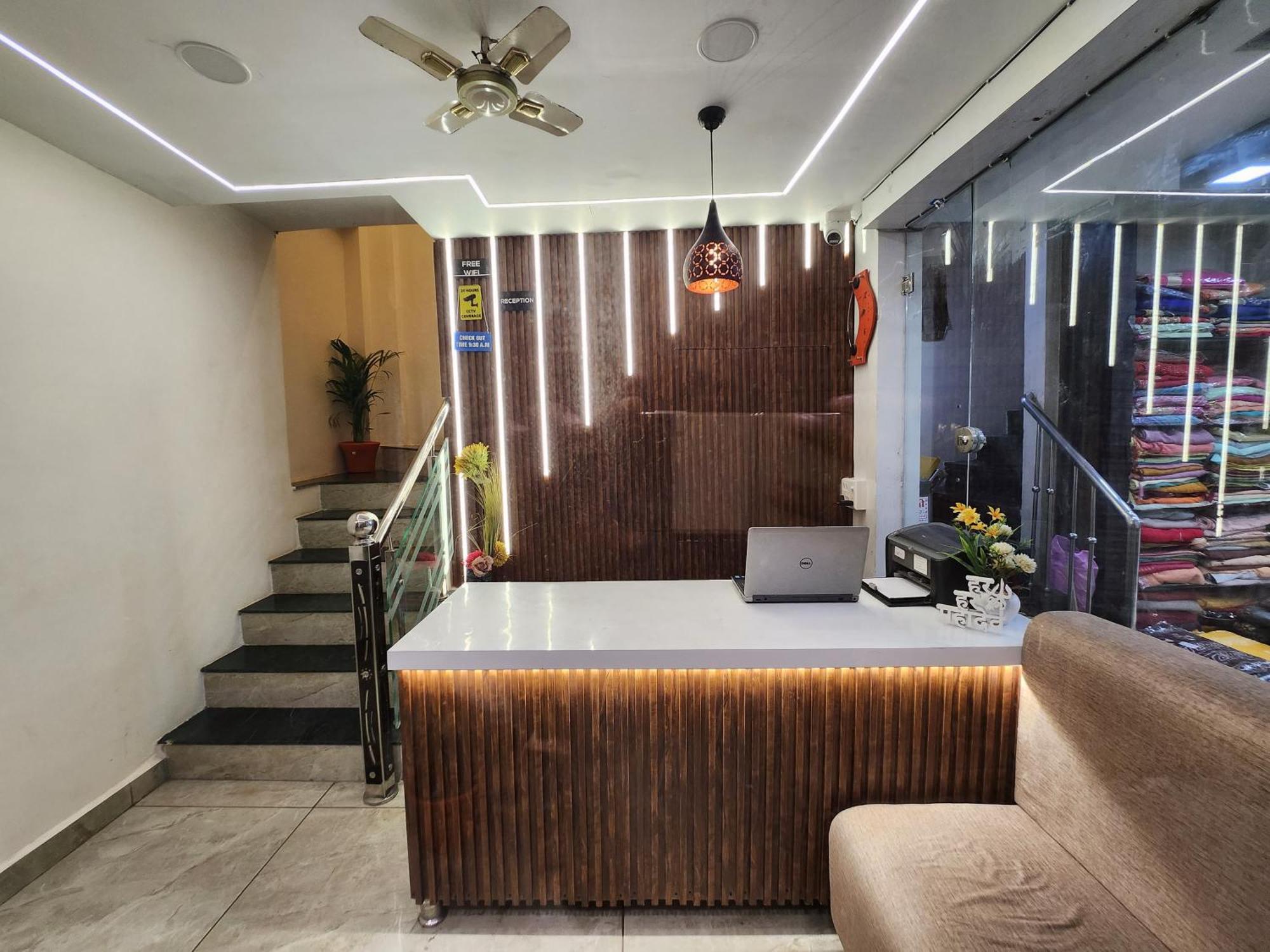 Hotel Anantshree Ujjain Bagian luar foto