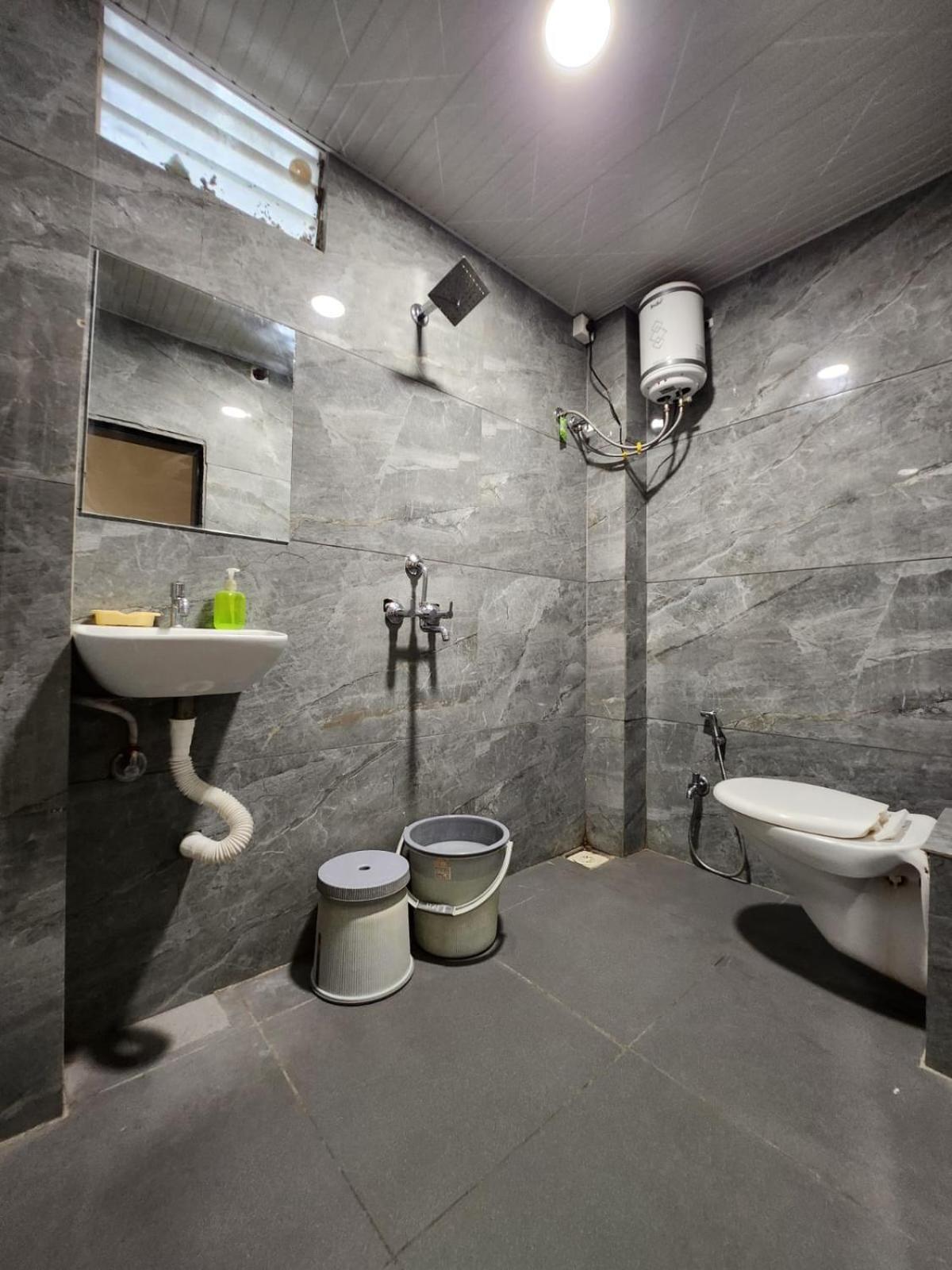 Hotel Anantshree Ujjain Bagian luar foto