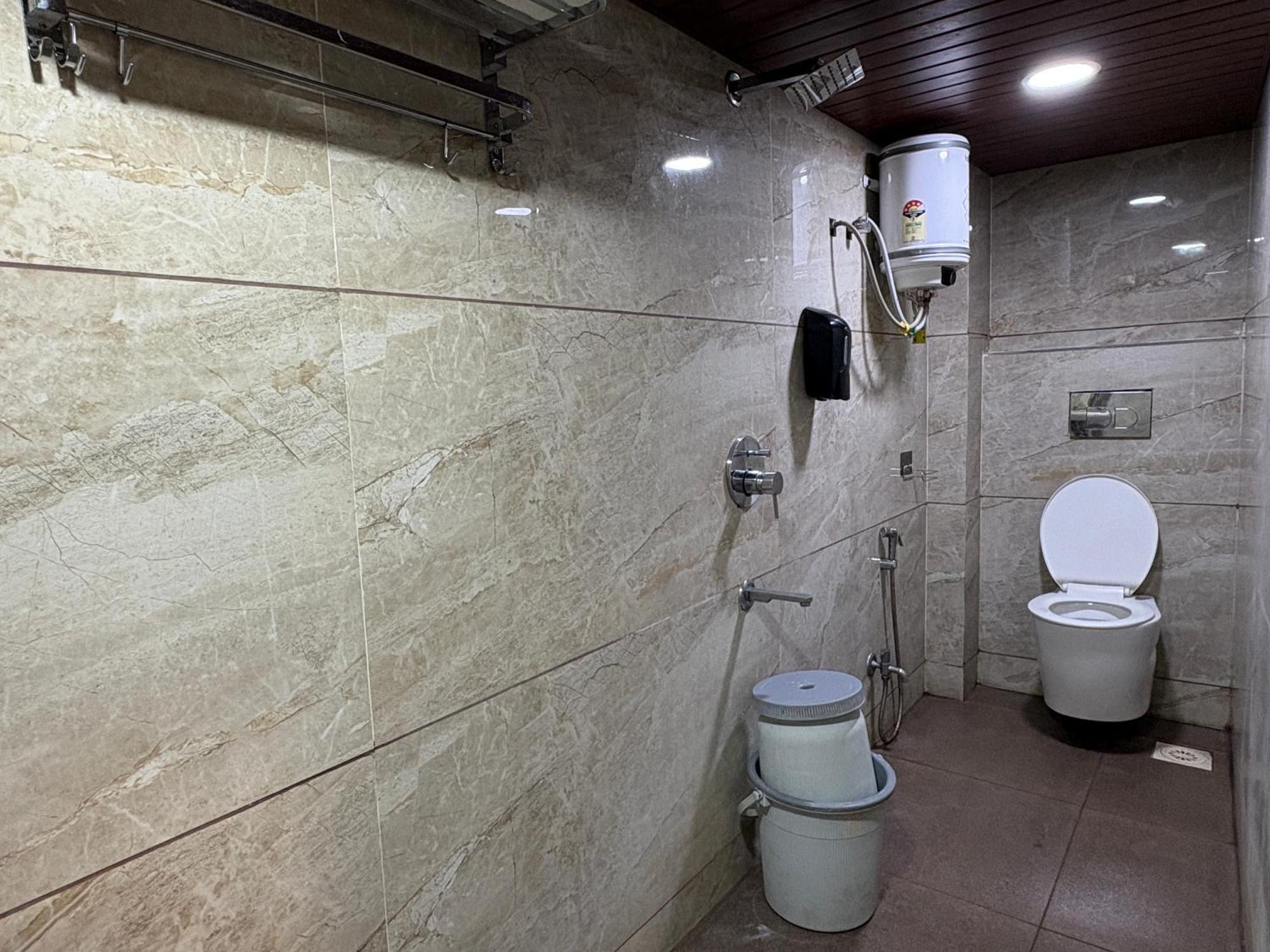 Hotel Anantshree Ujjain Bagian luar foto
