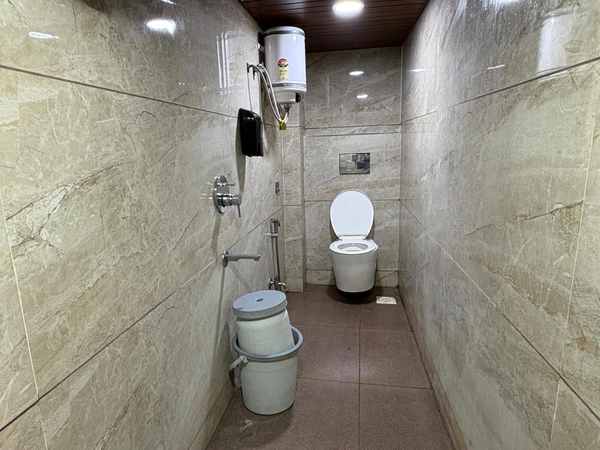Hotel Anantshree Ujjain Bagian luar foto