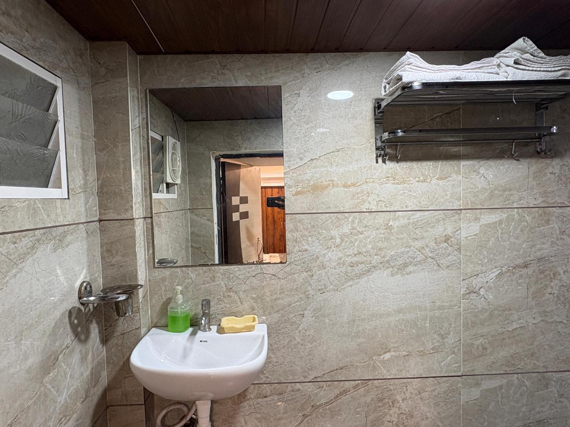 Hotel Anantshree Ujjain Bagian luar foto