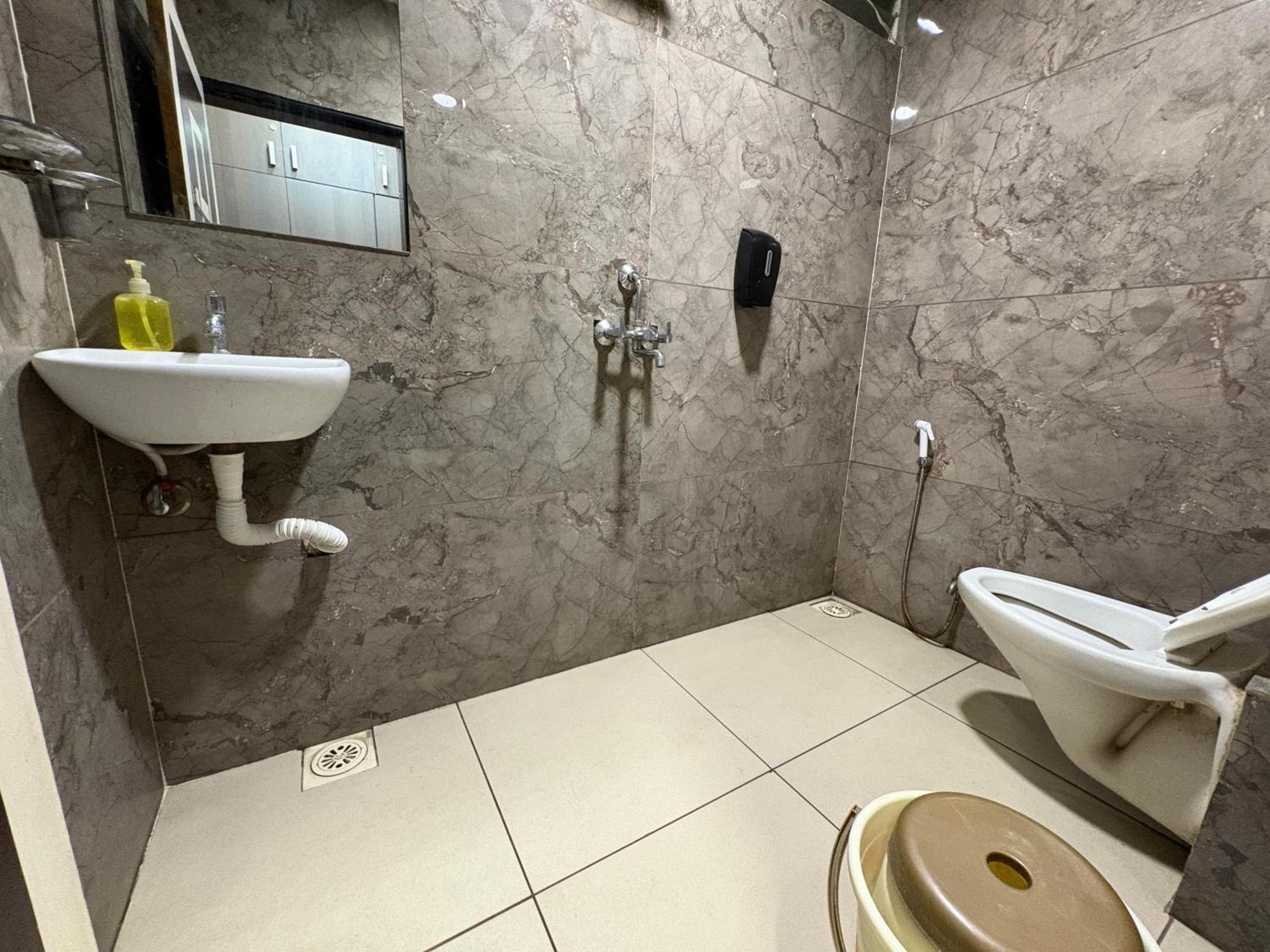 Hotel Anantshree Ujjain Bagian luar foto